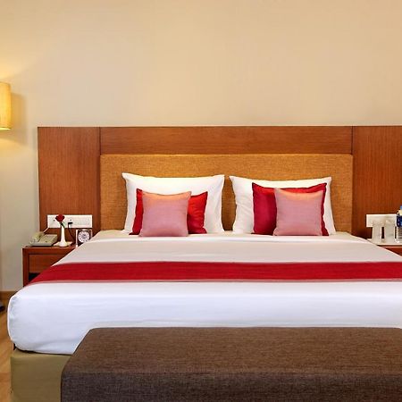 Park Residency Adoor Hotel Adur Exterior photo